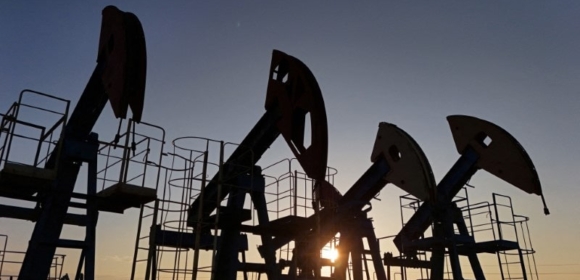 Petróleo cai após Trump dar à Rússia 50 dias para evitar novas sanções