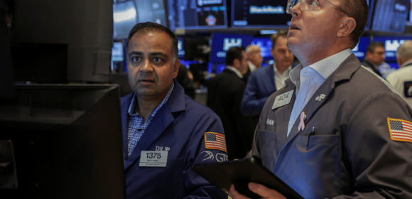 Wall Street tem pouca variação após Powell moderar otimismo com corte de juros