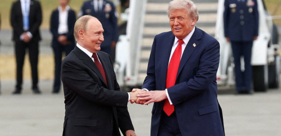Trump e Putin começam cúpula no Alasca