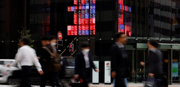 Japão corta previsão de crescimento por tarifas dos EUA e consumo mais fraco