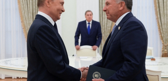 Enviado dos EUA se reúne com Putin enquanto prazo para sanções de Trump se aproxima