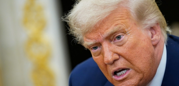 Trump posiciona submarinos nucleares após declarações de ex-presidente russo