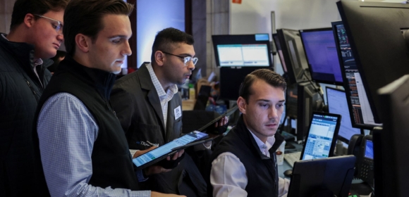Dow Jones atinge máxima recorde na abertura com otimismo sobre corte de juros
