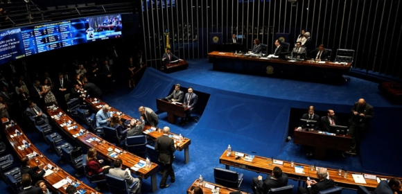Senado aprova projeto de proteção de crianças em ambientes digitais, que segue à sanção