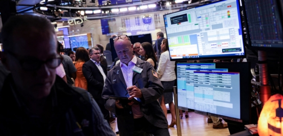 Wall Street fecha em alta após Powell sinalizar corte de juros do Fed