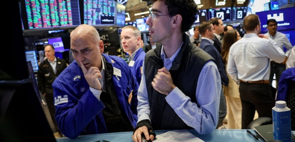 Futuros do S&P 500 e do Nasdaq têm recordes de alta após Fed apontar para novos cortes nos juros