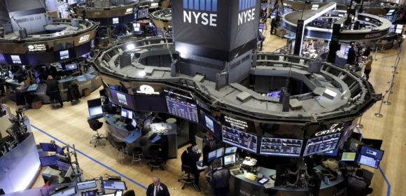 Wall St atinge máximas recordes após dados de emprego aumentarem apostas de corte de juros