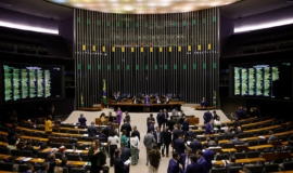 Câmara aprova isenção de IR para quem ganha até R$5 mil