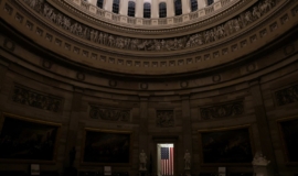 Paralisação do governo dos EUA começa em meio a divisão partidária em Washington
