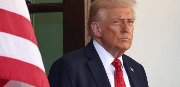 Aprovação de Trump sobe apesar de norte-americanos culparem republicanos por paralisação