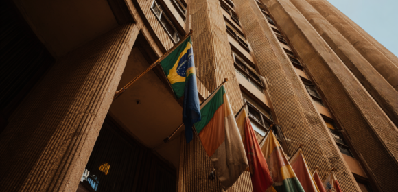Ainda vale a pena investir em crédito privado no Brasil?