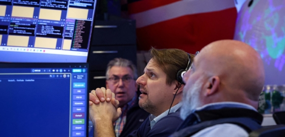 Tecnologia e saúde impulsionam Wall Street em meio à expectativa com novo dado de emprego