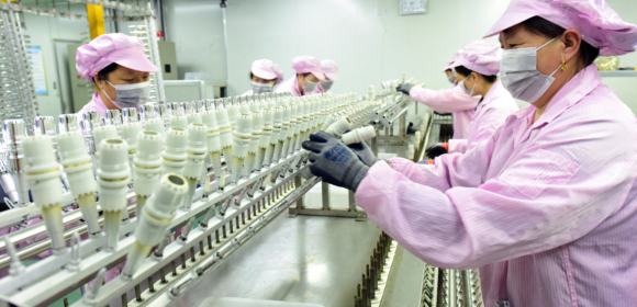 Dados de indústria a China apresentam resultados mistos enquanto guerra afeta perspectivas de exportação
