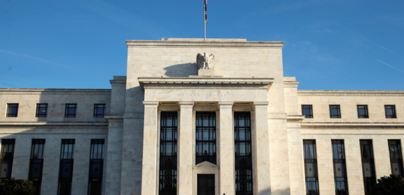 Fed vai atualizar suas projeções em meio a fortes incertezas geradas pela guerra