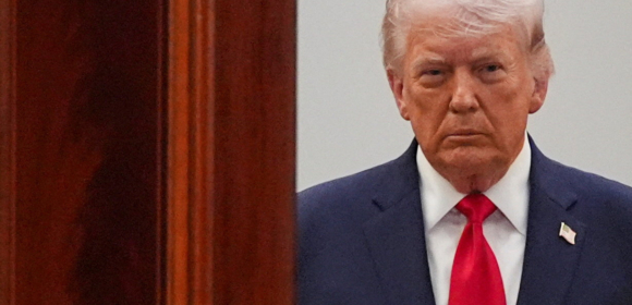 Trump promete bloquear o Estreito de Ormuz após fracasso das negociações de paz com o Irã