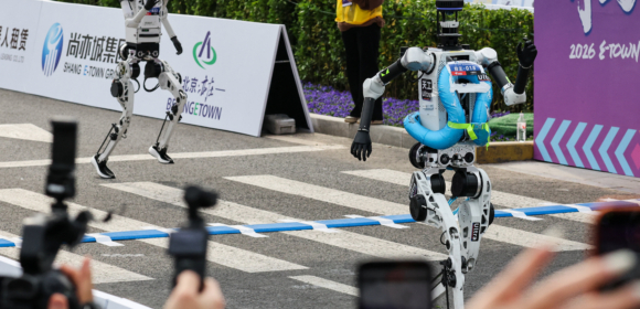 Robôs humanoides ultrapassam humanos em meia maratona de Pequim