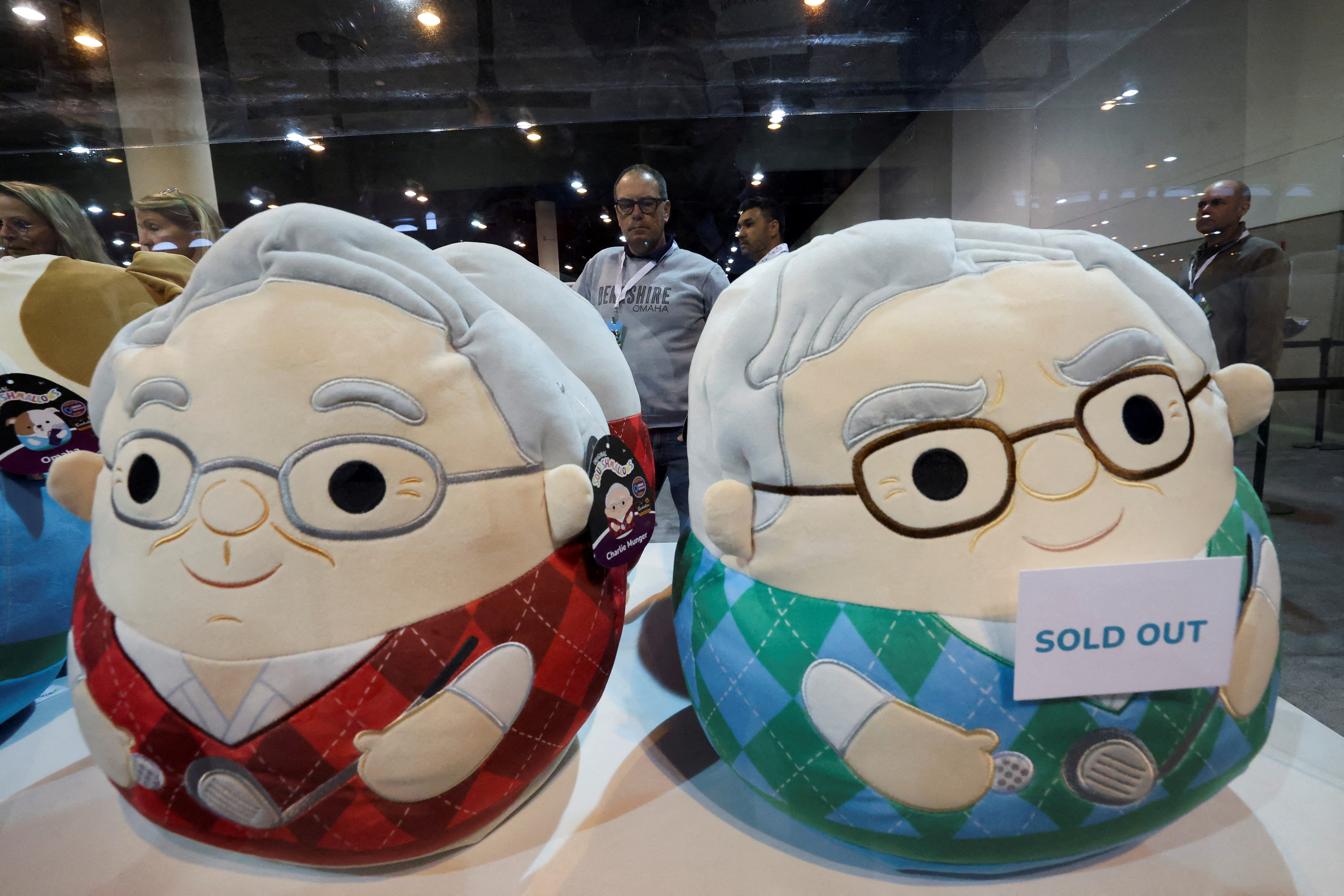 representações de buffett e munger na conferencia da berkshire hathaway de 2025