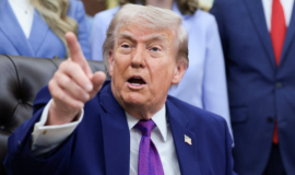 Trump diz que cessar-fogo com Irã “respira por aparelhos” após rejeitar resposta de Teerã
