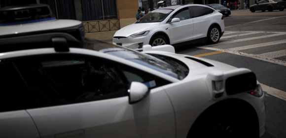 Musk espera que carros da Tesla sem monitor humano sejam difundidos nos EUA este ano