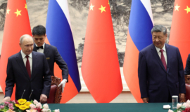 Xi Jinping e Putin se unem em críticas aos EUA sobre questões nucleares e de segurança