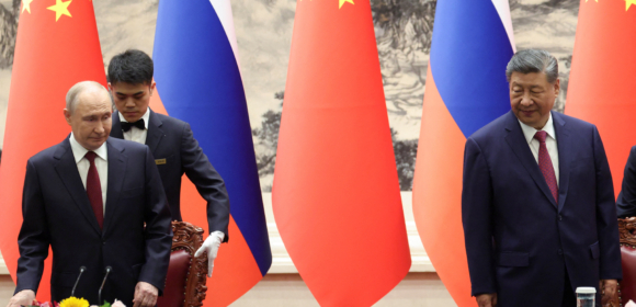Xi Jinping e Putin se unem em críticas aos EUA sobre questões nucleares e de segurança