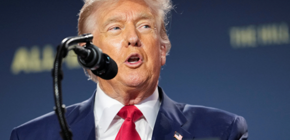 Trump vai editar decreto sobre supervisão de IA conforme aumentam os temores de segurança entre seus apoiadores