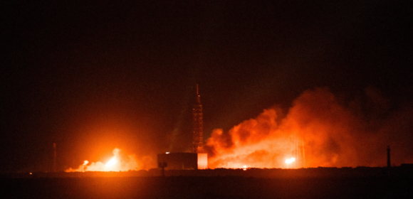 Foguete da Blue Origin explode na plataforma de lançamento em revés para tentativa de alcançar SpaceX