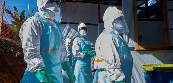 Congo afirma que mortes por Ebola já passam de 100, enquanto grupos armados ameaçam resposta à crise