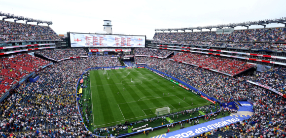 Público da Copa do Mundo desafia preocupações e norte-americanos lotam estádios por espetáculo