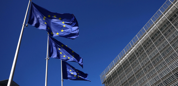 Governos da UE adotam legislação para cumprir parte europeia do acordo comercial com os EUA