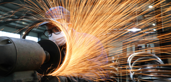 Atividade industrial na China volta a crescer impulsionada pelo boom global da IA