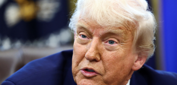 Trump pressiona executivos do setor de defesa para aumentar produção de armas