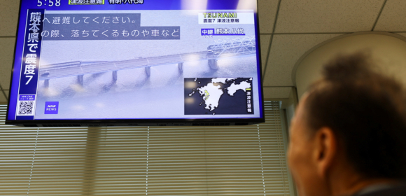 Grande terremoto no sul do Japão causa falta de energia e interrompe transporte