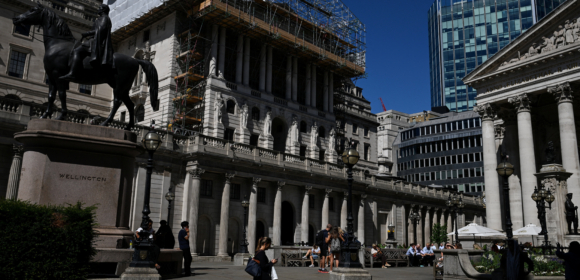 Banco da Inglaterra mantêm juros inalterados, mas mais membros apoiam alta