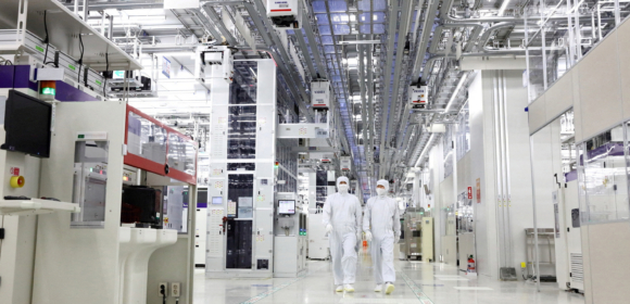 Samsung prevê que escassez de chips se estenderá até 2028 e anuncia acordos de fornecimento de longo prazo