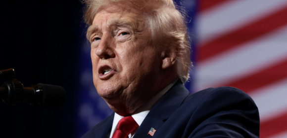 Trump assina memorando para permitir uso de ferramentas cibernéticas contra organizações criminosas transnacionais, diz Casa Branca