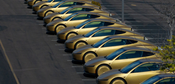 Tesla se prepara para lançamento de Cybercab em agosto, diz The Information