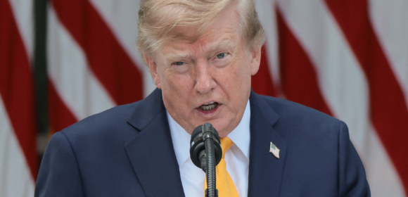 Trump encaminha acordo nuclear com Arábia Saudita ao Congresso, mas diz que Riad precisa reconhecer Israel