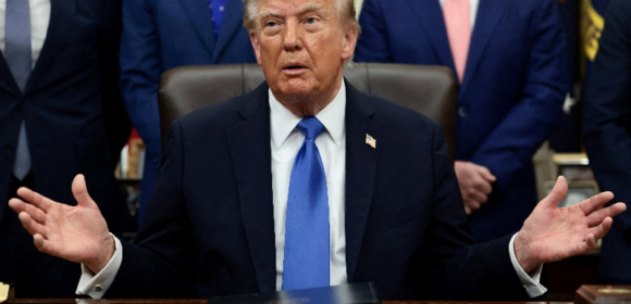 Trump minimiza alertas sobre segurança da IA e diz que EUA já têm ferramentas para fiscalizar setor