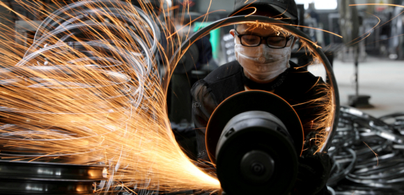 Boom da tecnologia impulsiona fábricas da China, mas desequilíbrios econômicos se agravam